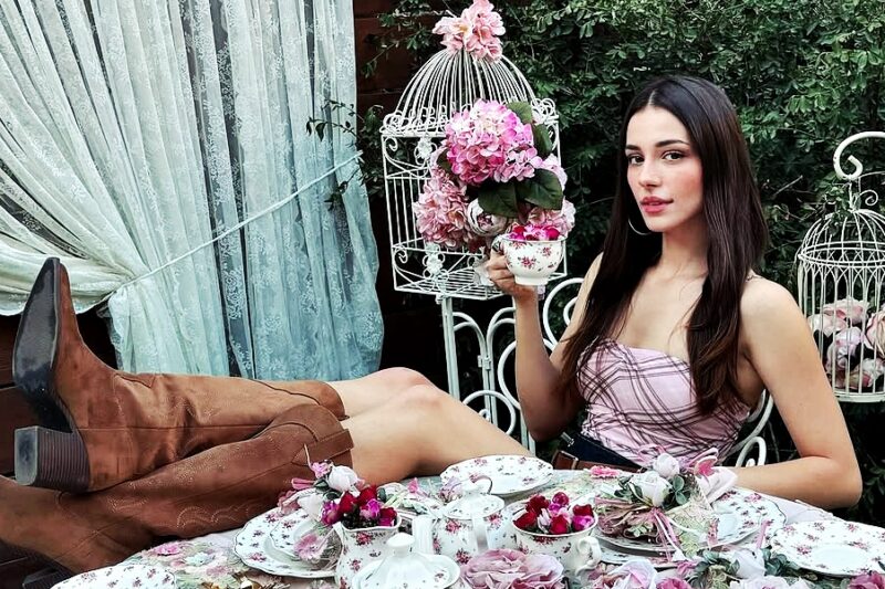 Abi Dizisi Didem Kimdir? Kaç Yaşında, Boyu…