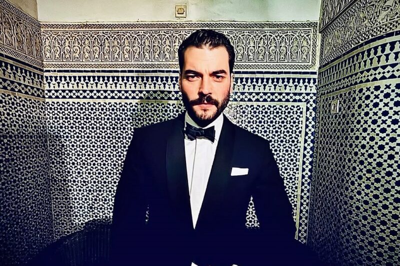 Akın Akınözü Kimdir? Veliaht Dizisi Timur Karakteri…